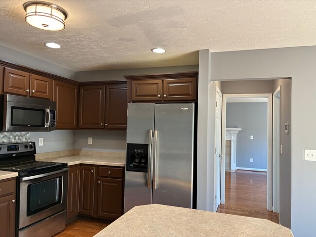 Building Photo - **ELIZABETHTOWN INDEPENDENT SCHOOL DISTRICT**