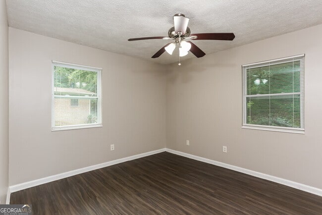 Building Photo - 599 Plainville Dr SW