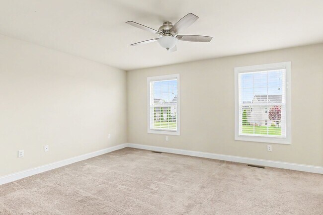 Building Photo - Three bedroom, 2.5 townhome in Mechanicsburg near Trindle Rd.