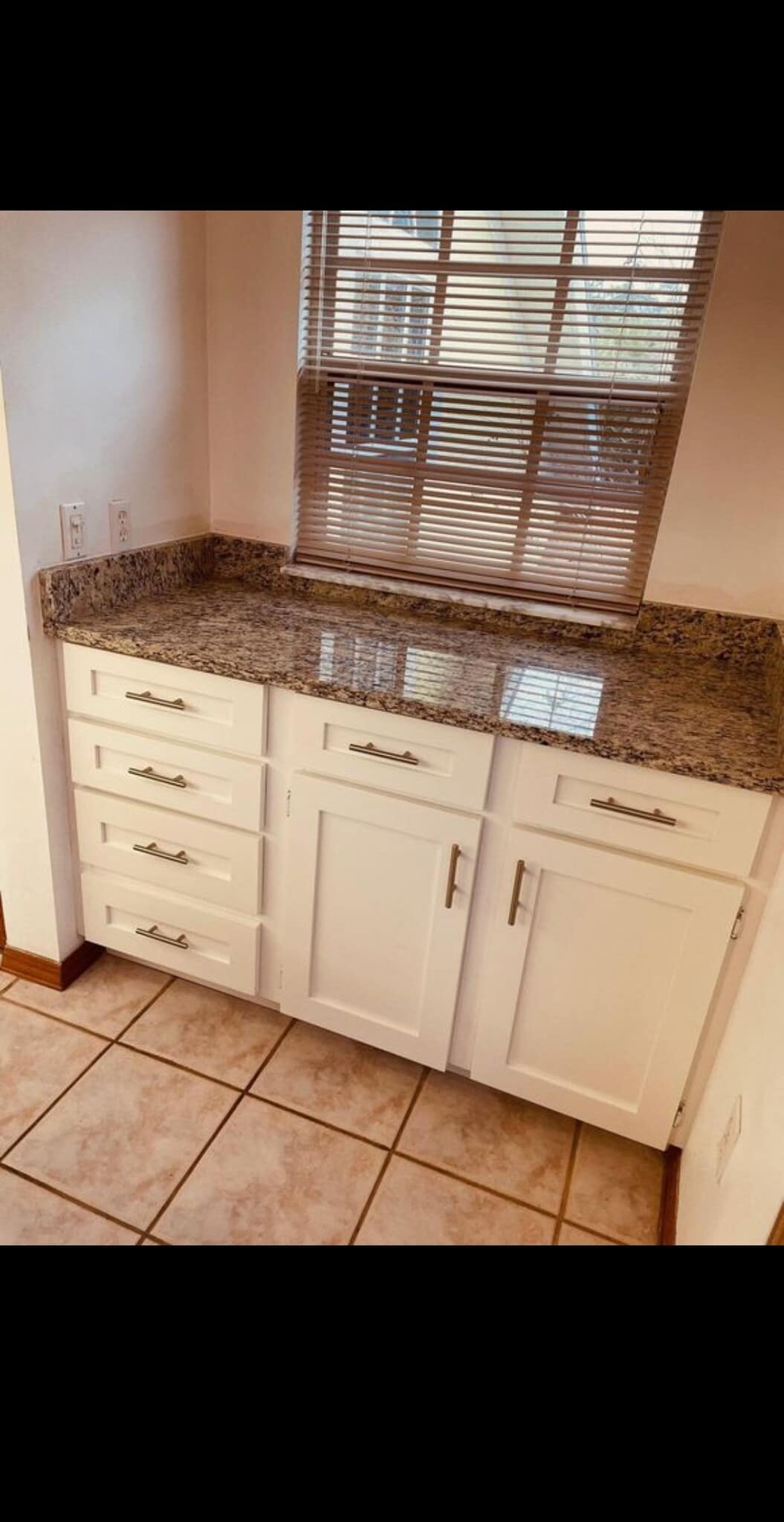 Granite countertops newer covers - 7639 Wells Ct