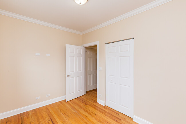Building Photo - 3510 W Cortland St