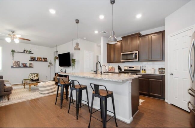 Building Photo - 10406 Mount Winchell Dr