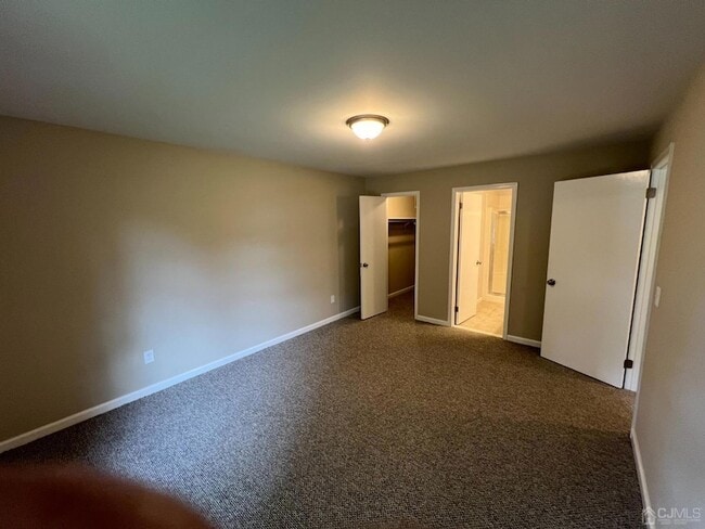 Building Photo - 18 Foxhall