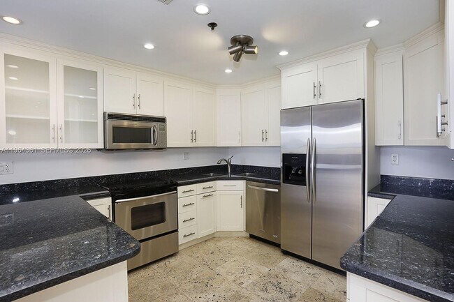 Building Photo - 201 Crandon Blvd