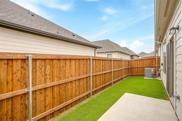 Building Photo - 6142 Lavanda Ave