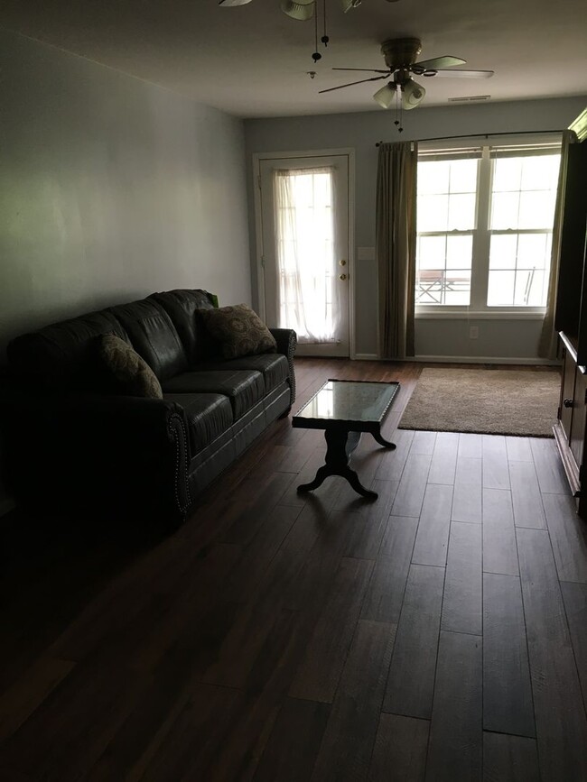 Building Photo - 2 bd 2 ba Apartment close to WCU