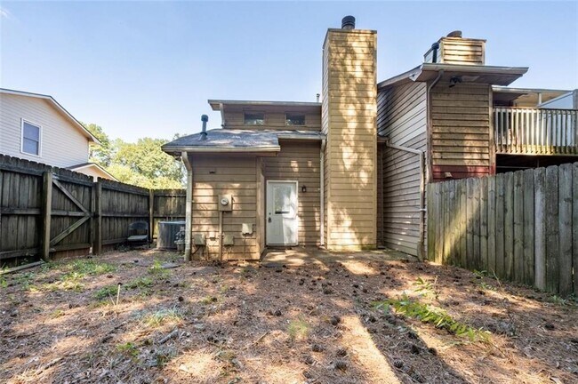 Building Photo - 1682 Wynndowne Trail