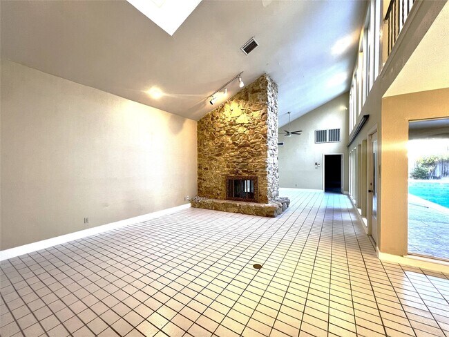 Building Photo - 2002 Tucumcari Dr