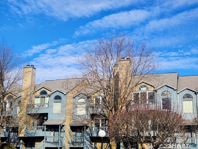 Building Photo - 15 Perry Ave