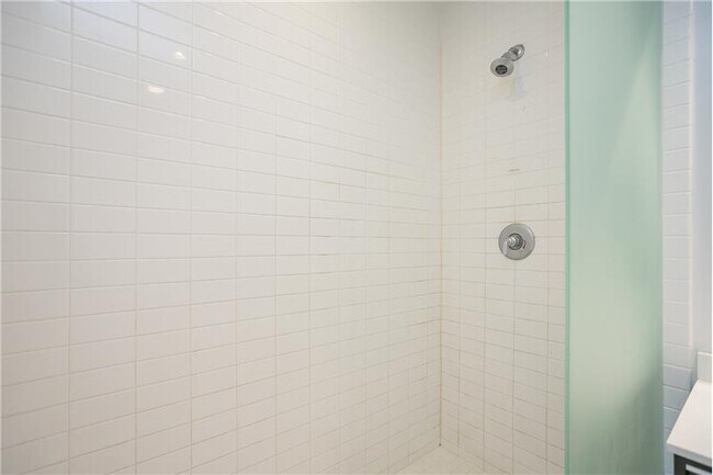 Building Photo - 2115 Yeaman Pl