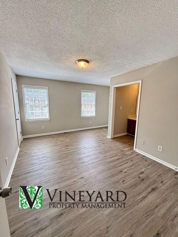 Building Photo - 4891 Jenny Dr