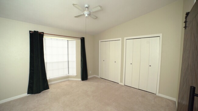 Building Photo - 1601 Faro Dr