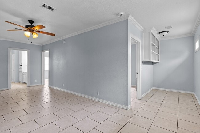 Building Photo - 1306 Woodlawn Dr