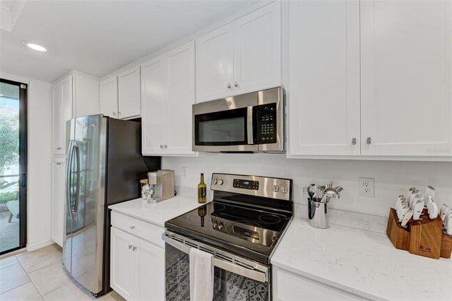 Building Photo - 5685 Palmer Cir