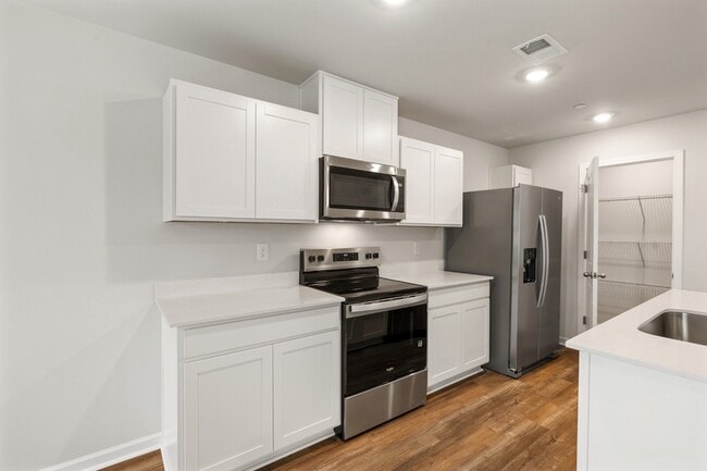 Building Photo - 128 Mattie Ct