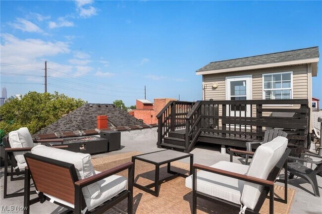 Building Photo - 1667 E 40th St