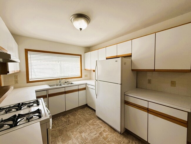 Building Photo - 6126 E Gilbert St