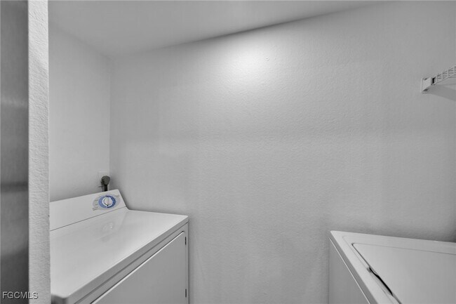 Building Photo - 12540 Equestrian Cir