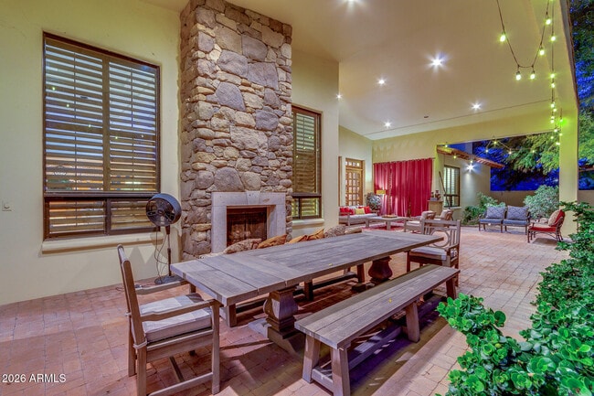 Building Photo - 6526 E Exeter Blvd