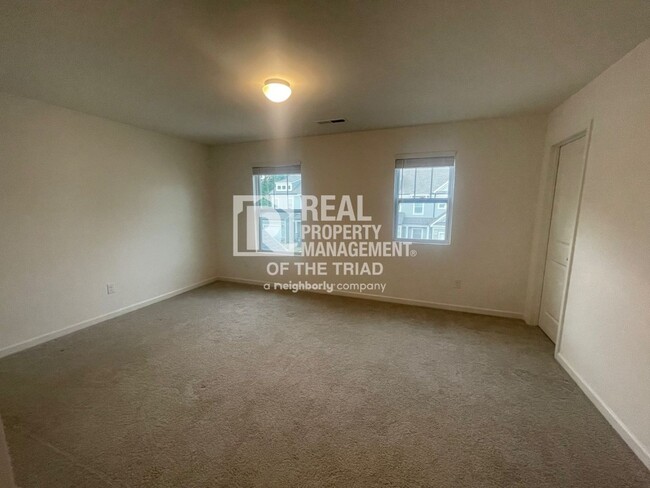 Building Photo - New Construction 3bd/2.5ba Townhome in NE ...