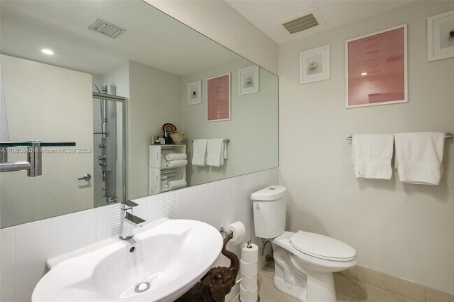 Building Photo - 3250 Grand Ave