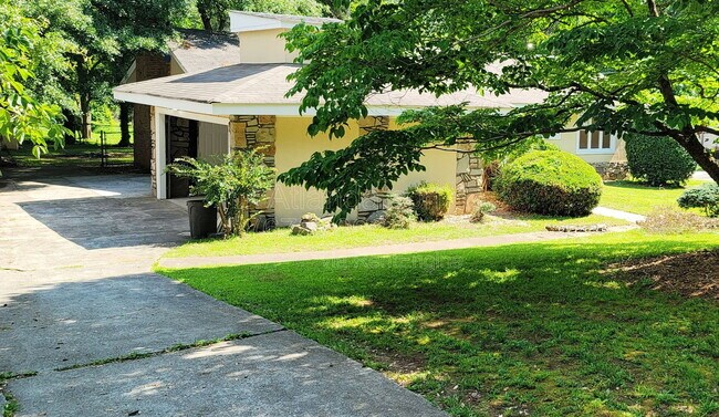 Building Photo - 4216 Smithsonia Ct