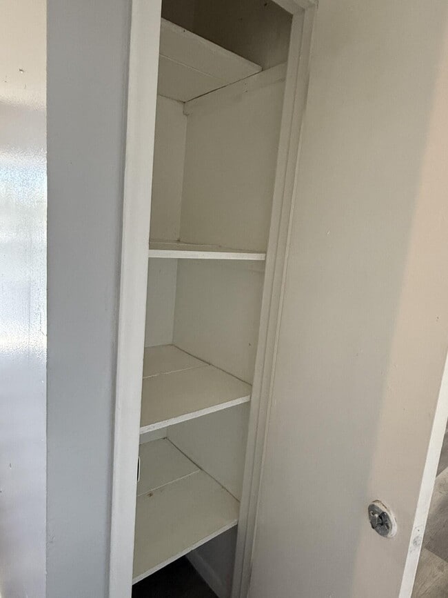 Building Photo - 105 SW 5th Ave