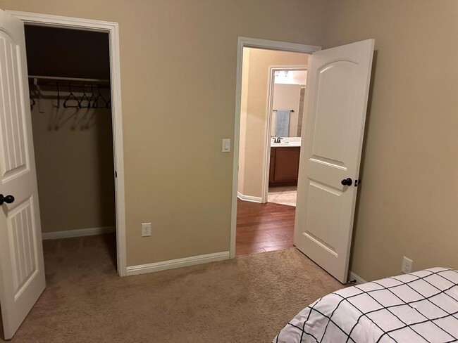 Building Photo - 16213 Cantania Cove