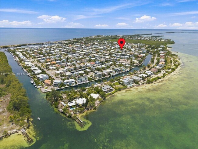 Building Photo - 203 Gulfview Dr
