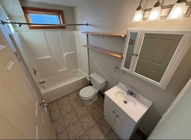 Building Photo - 33B Parsons St