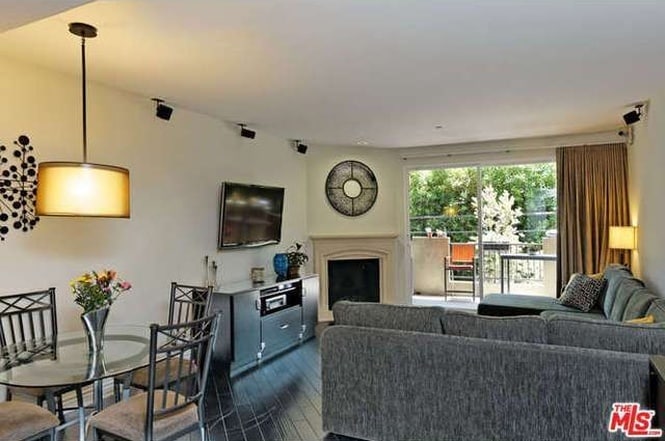 Living Room, Balcony - 13200 Moorpark St