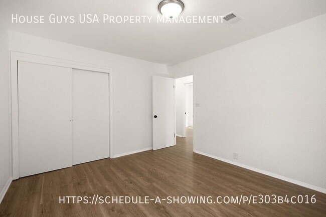 Building Photo - 10716 Ewing Ave