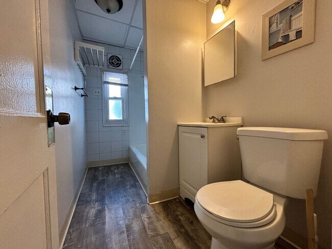 Building Photo - 114 Groveland St