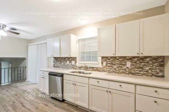 Building Photo - 6216 Bridlewood Ln