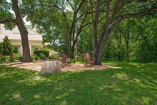 Building Photo - 12625 Memorial Dr