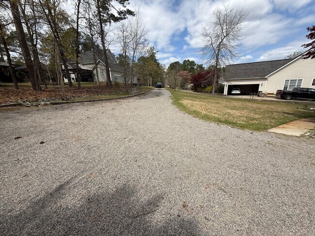 Building Photo - Carolina Lakes