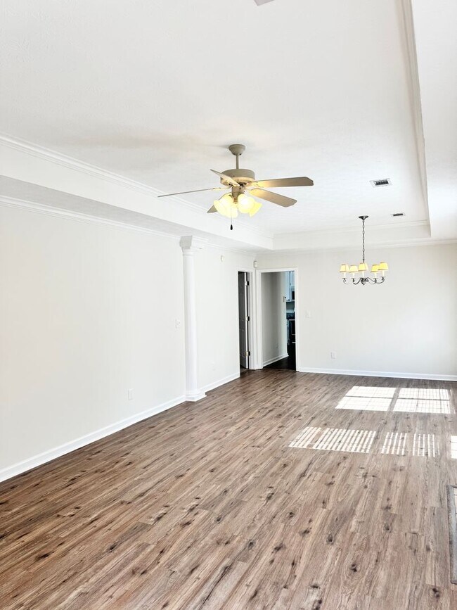 Building Photo - ** 3 bed 2 bath located in Thorington Trace ** Call 334-366-9198 for a self showing