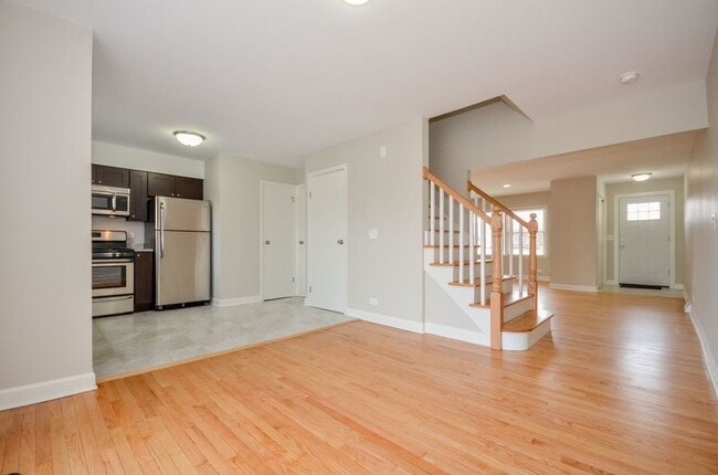 Building Photo - 3025 Lynn Ct