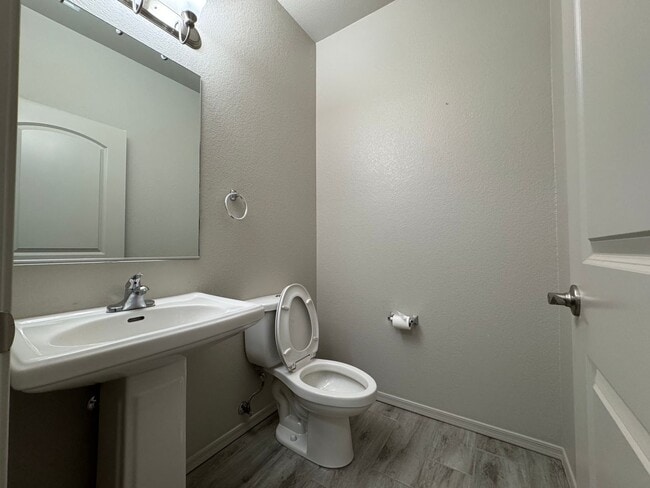 Building Photo - 4BR/2.5BA/2CG, 2057 sq.ft. rental with DOG RUN in Sierra Vista, AZ