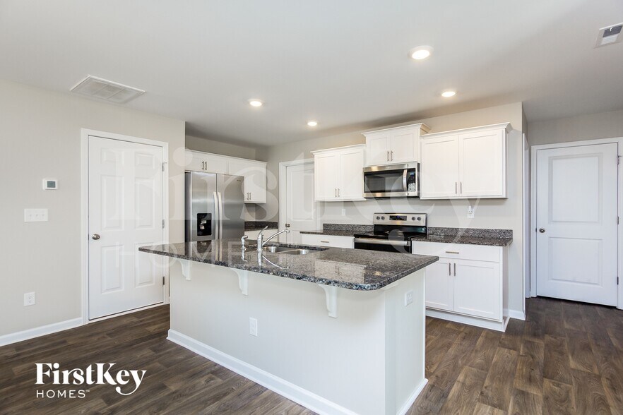 Building Photo - 3128 Green Apple Dr