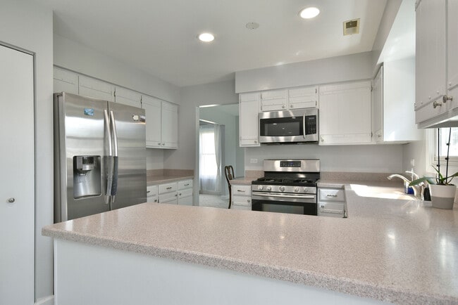 Building Photo - 1557 Scottdale Cir