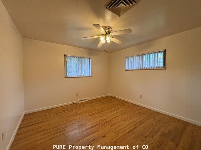 Building Photo - 3 bedroom ranch style home with 2-car garage!
