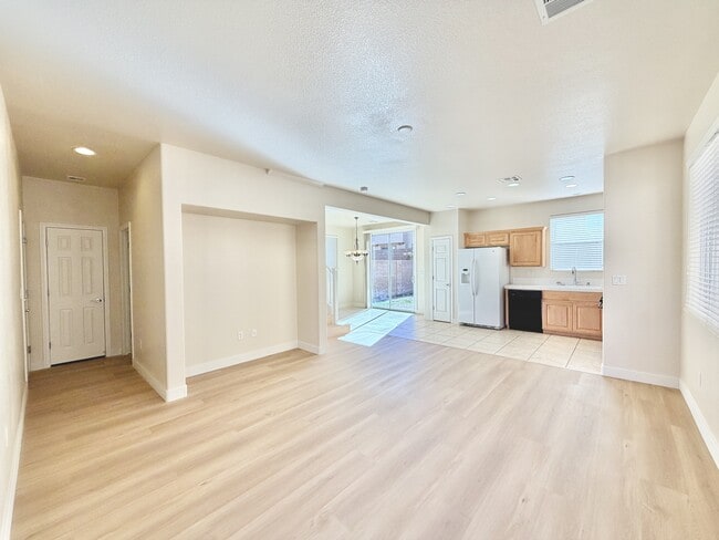 Building Photo - 315 Ladies Tee Ct