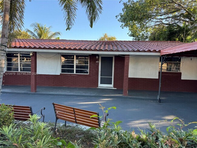 Building Photo - 470 NE 127th St