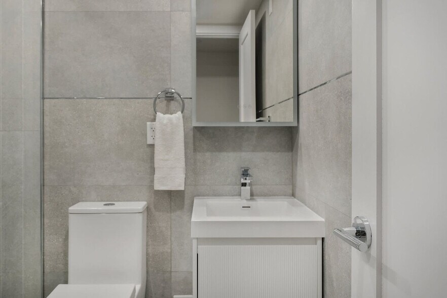 Building Photo - 335 E 22nd St