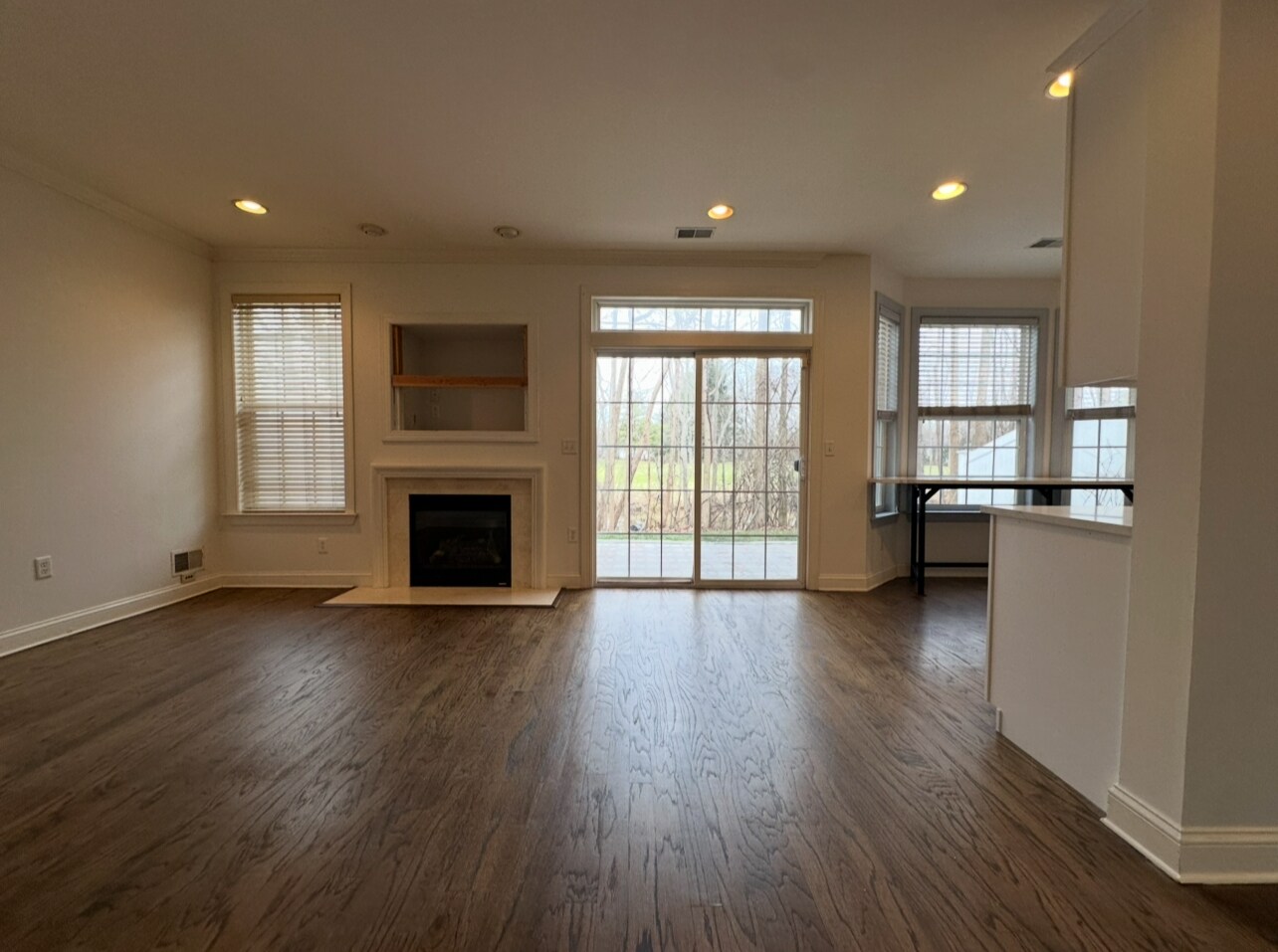 Building Photo - 163 Shinnecock Dr