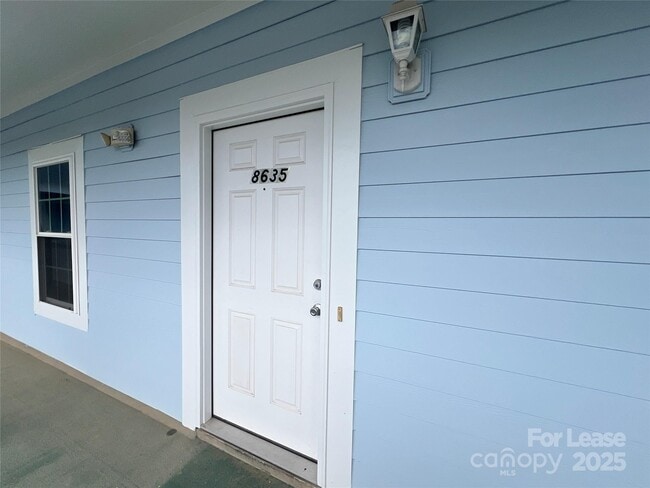 Building Photo - 8635 Coralbell Ln