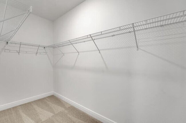 Building Photo - "Spacious 4-Bedroom Gem with 3 Full Baths in Charming Winter Garden!"