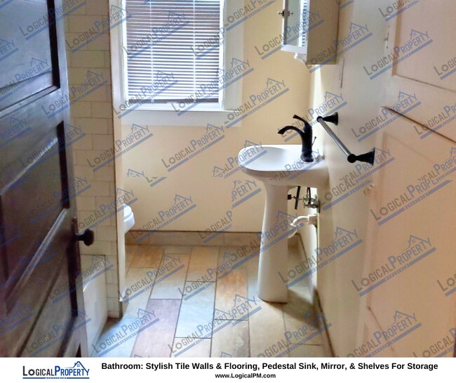 Building Photo - Midtown Area 3/1 Flat w/Bsmnt Dishwasher/S...