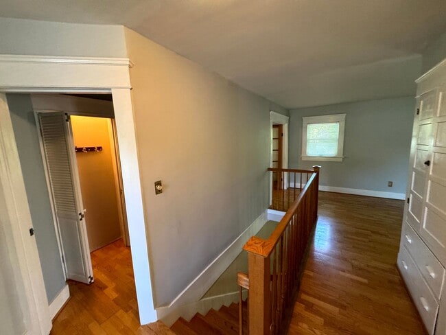 Building Photo - 4 Bedroom House Near Downtown Eugene